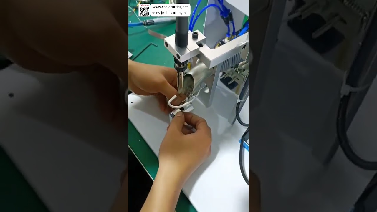 Полуавтоматическая универсальная машина для пайки проводов со сменной базой для оснастки