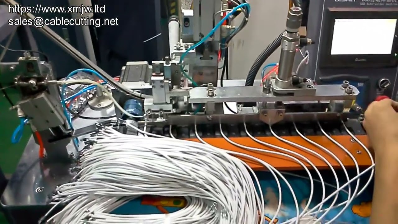 Полностью автоматическая машина для пайки USB в производстве кабелей данных