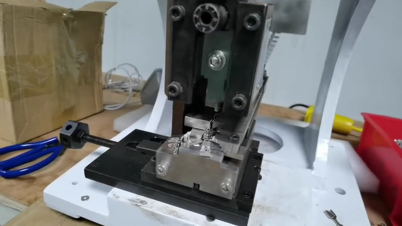 Прецизионная машина для обжима одиночных контактов (Single Grain Mold Crimping)