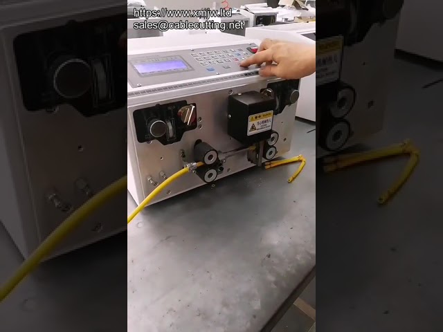 Автоматическая моторизованная машина для резки и зачистки электрических проводов и кабелей